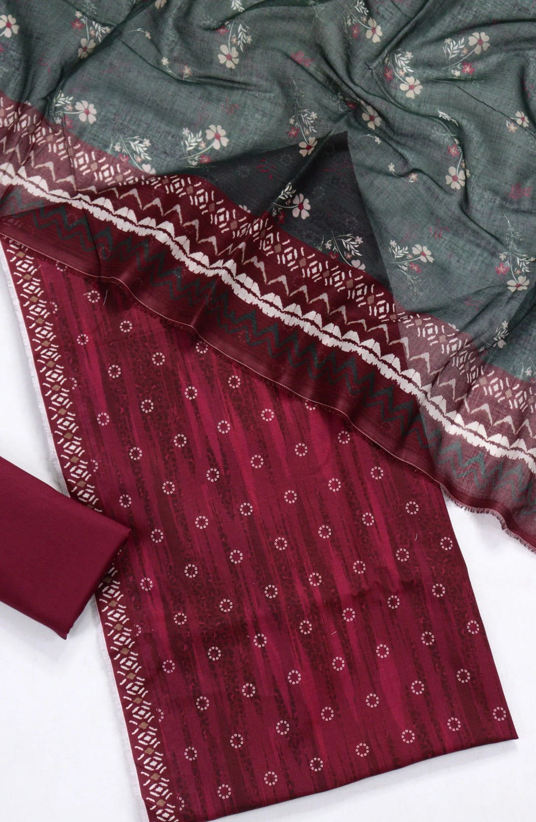 unstiched 3pc emboided lawn collection