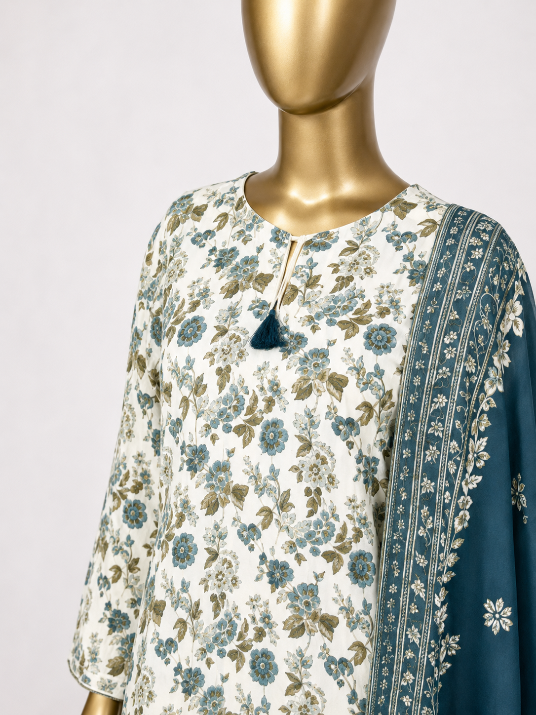 LAWN STICHED 3PC PRINTED FARSHI SHALWAR ARICLE