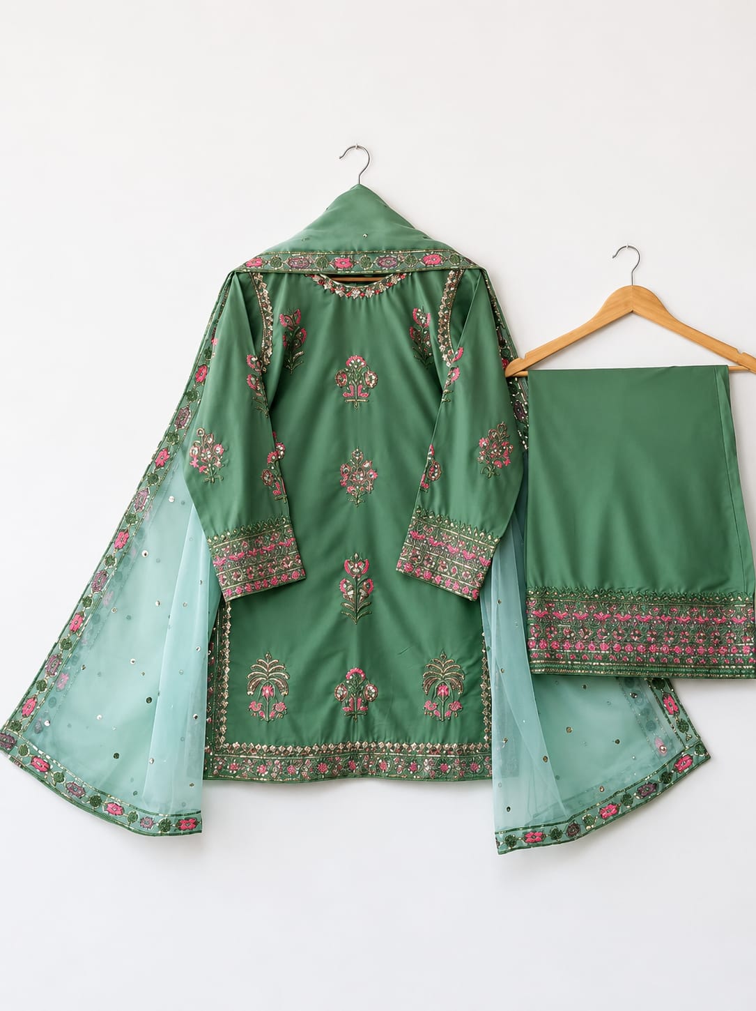 Elegant Green Embroidered 3 Piece Lawn Suit for Women