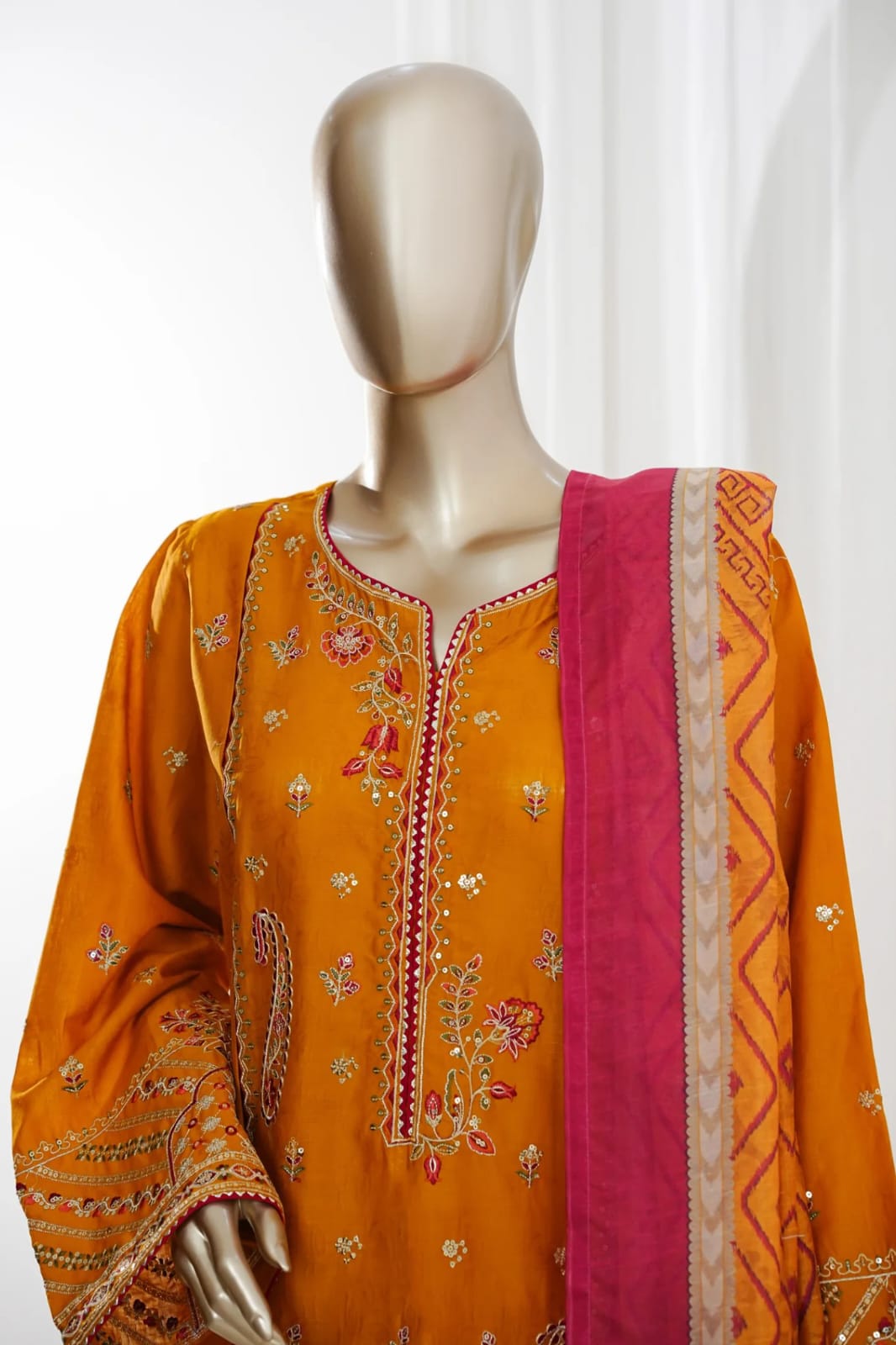 BINSAEED JAQUARD 3PC STITCHED EMBROIDED LAWN ARTICLE